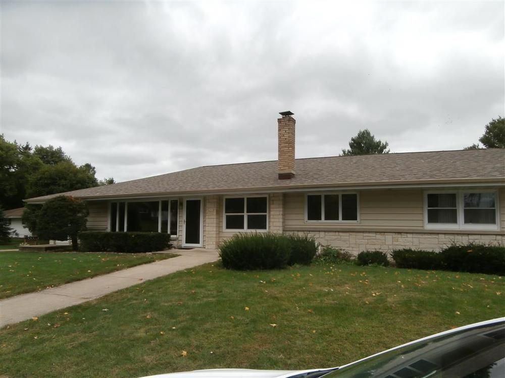 Well Maintained Duplex: 2905 Esser St, Cross Plains, WI 53528
